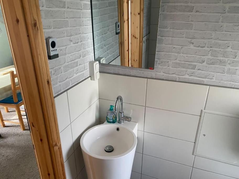 Bungalow Im Gruenen Werneuchen Экстерьер фото